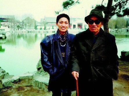他姓張，浙江人，105歲；迄今為止，他是張姓最長壽開國將軍