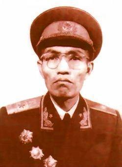 他姓張，浙江人，105歲；迄今為止，他是張姓最長壽開國將軍